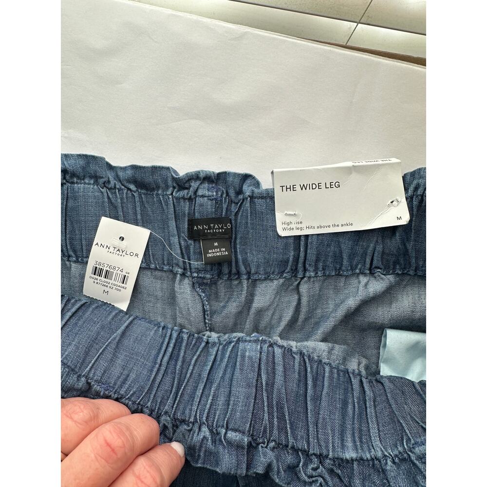 Ann Taylor Factory The Wide Leg Belted Pull On Denim Pants Medium NWT - Picture 4 of 4